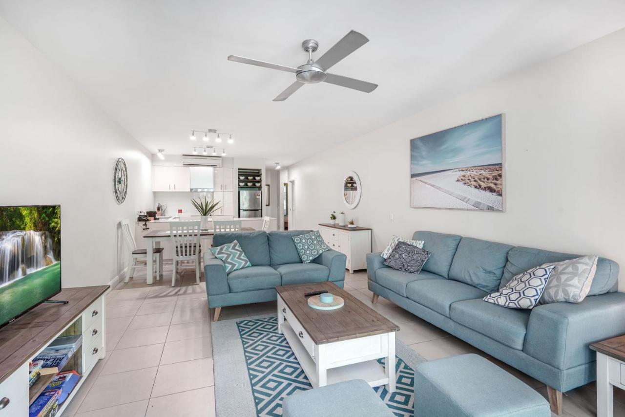 The Beach Club Premium Private Apartments Palm Cove Exterior photo