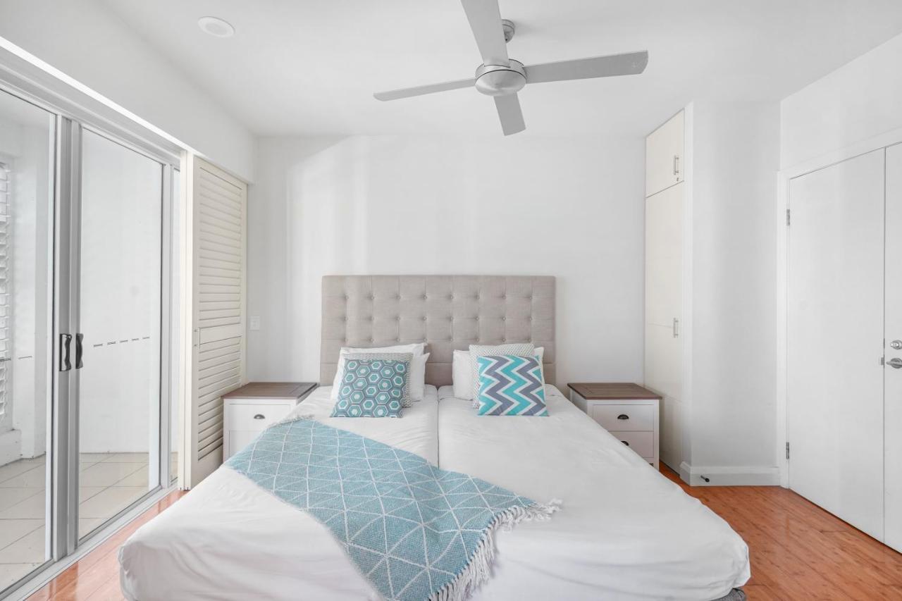 The Beach Club Premium Private Apartments Palm Cove Exterior photo