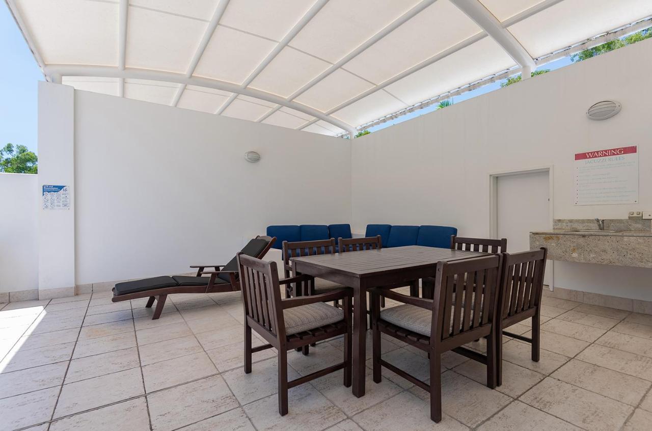 The Beach Club Premium Private Apartments Palm Cove Exterior photo