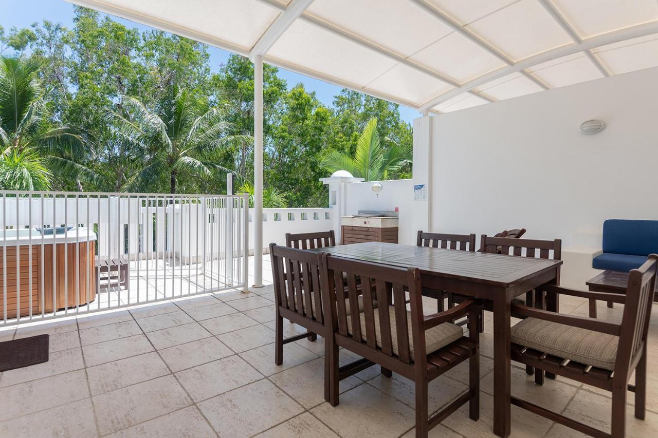 The Beach Club Premium Private Apartments Palm Cove Exterior photo