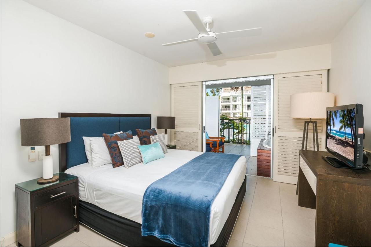The Beach Club Premium Private Apartments Palm Cove Exterior photo