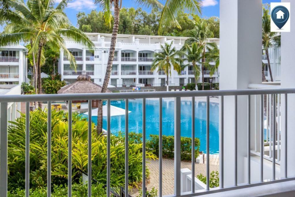 The Beach Club Premium Private Apartments Palm Cove Exterior photo