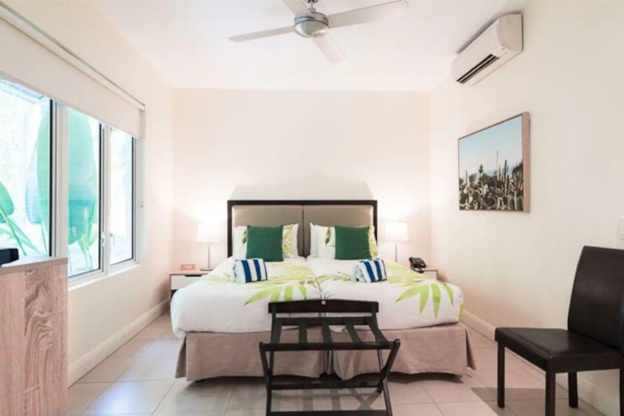 The Beach Club Premium Private Apartments Palm Cove Exterior photo