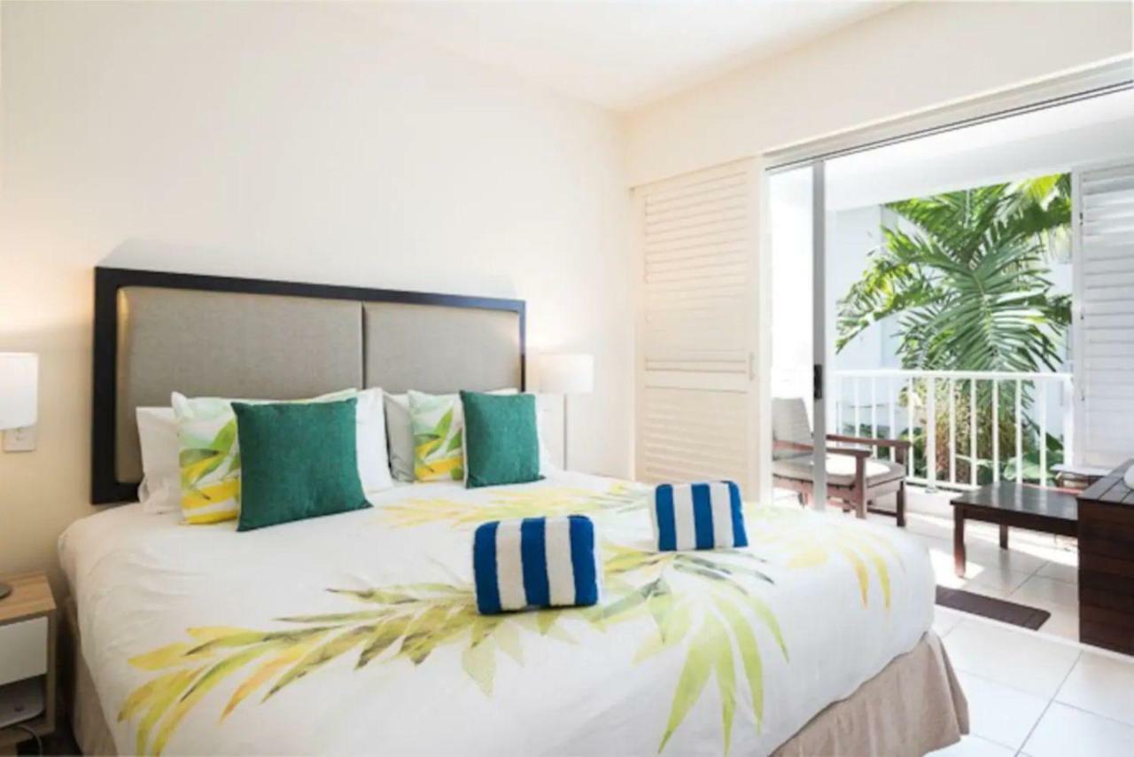 The Beach Club Premium Private Apartments Palm Cove Exterior photo